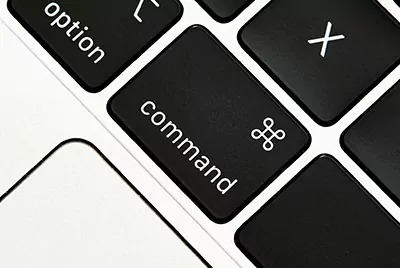 command gomb